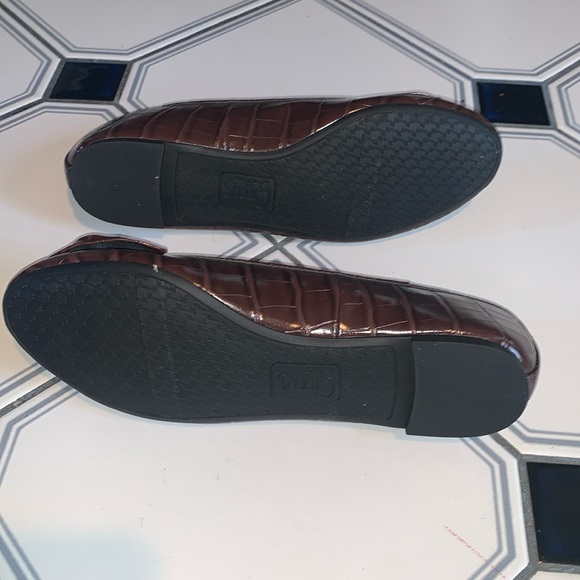 New in Box Dark Brown Crocodile Ballet Flats with Bow not worn Size 8M - Picture 3 of 6